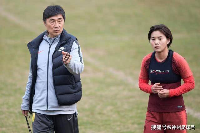 1番言论引爆矛盾！莱奥心生不满，米兰王牌未来走向成谜！